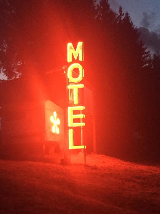 Hotel Piekalne Kalniesi Exteriér fotografie