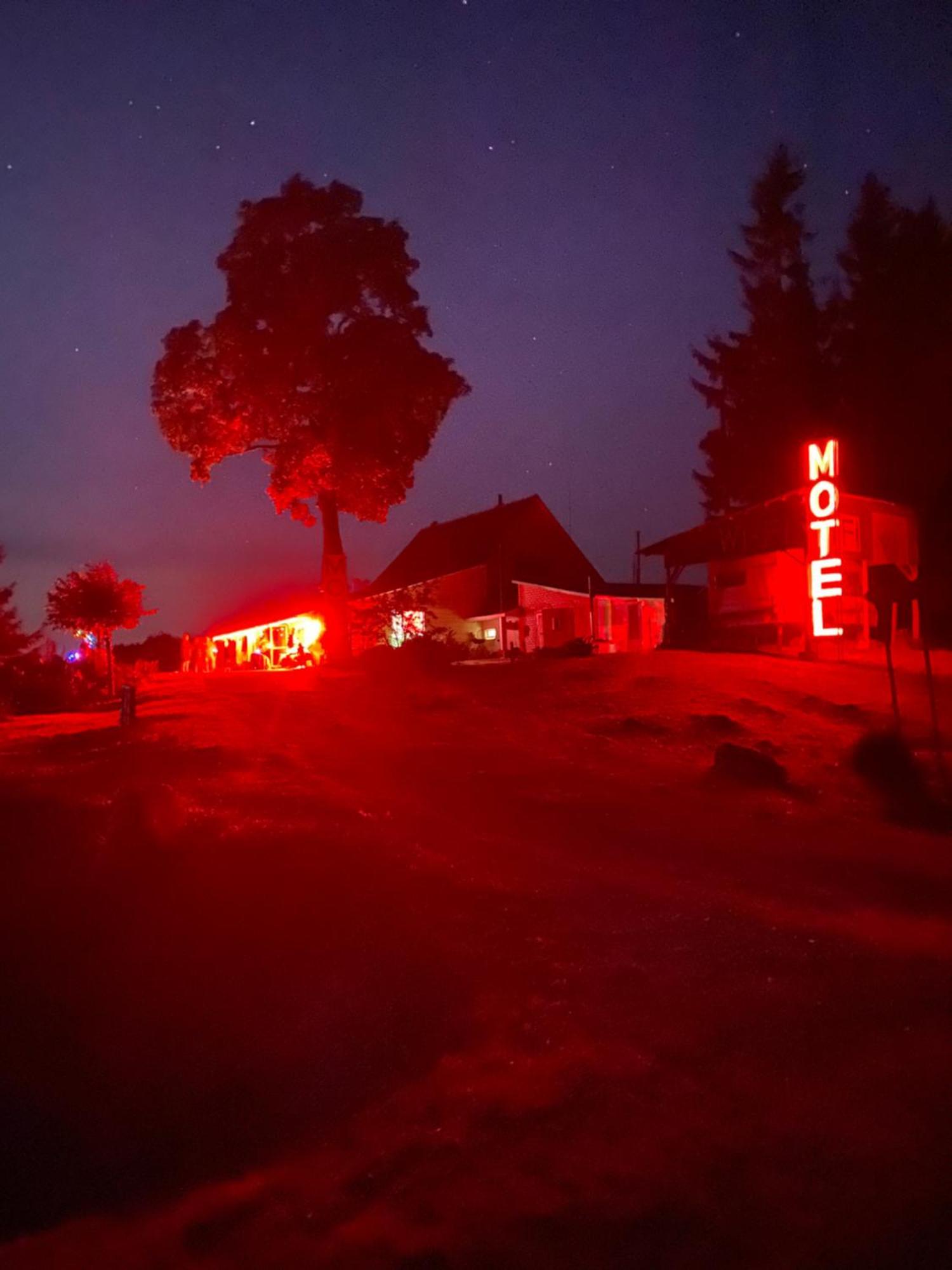 Hotel Piekalne Kalniesi Exteriér fotografie